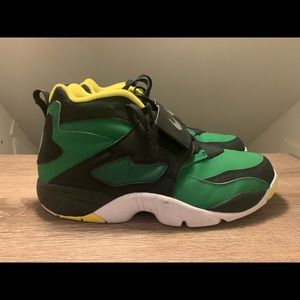 **SOLD** Nike Air Diamond Turf Oregon
